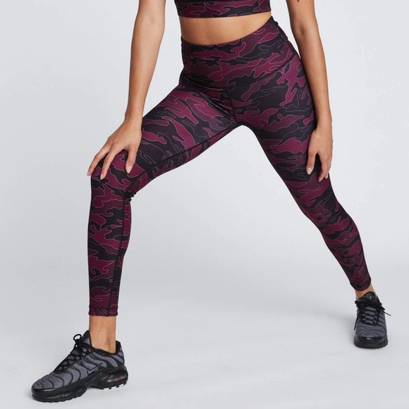WITH High Waist Reversible Leggings Burgundy Line Camo Purple Size Small - Picture 13 of 13